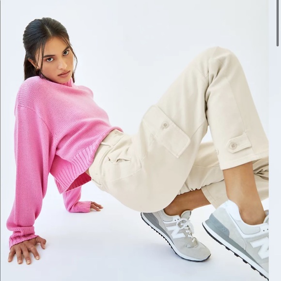 Aritzia Wilfred modern cargo pants in gd birch - Picture 2 of 8